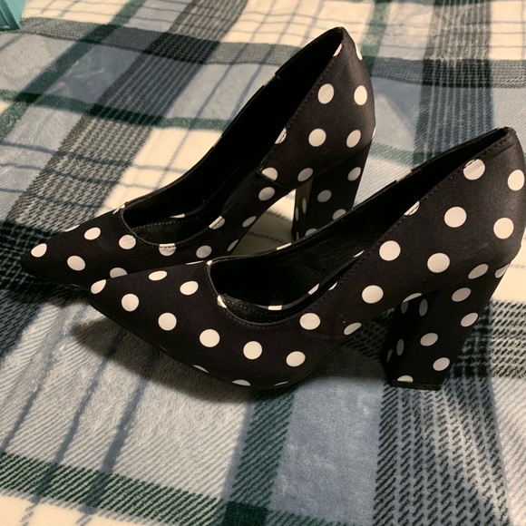 NWOT SHEIN size 7 US Polka Dot Pump Heel - Picture 2 of 4